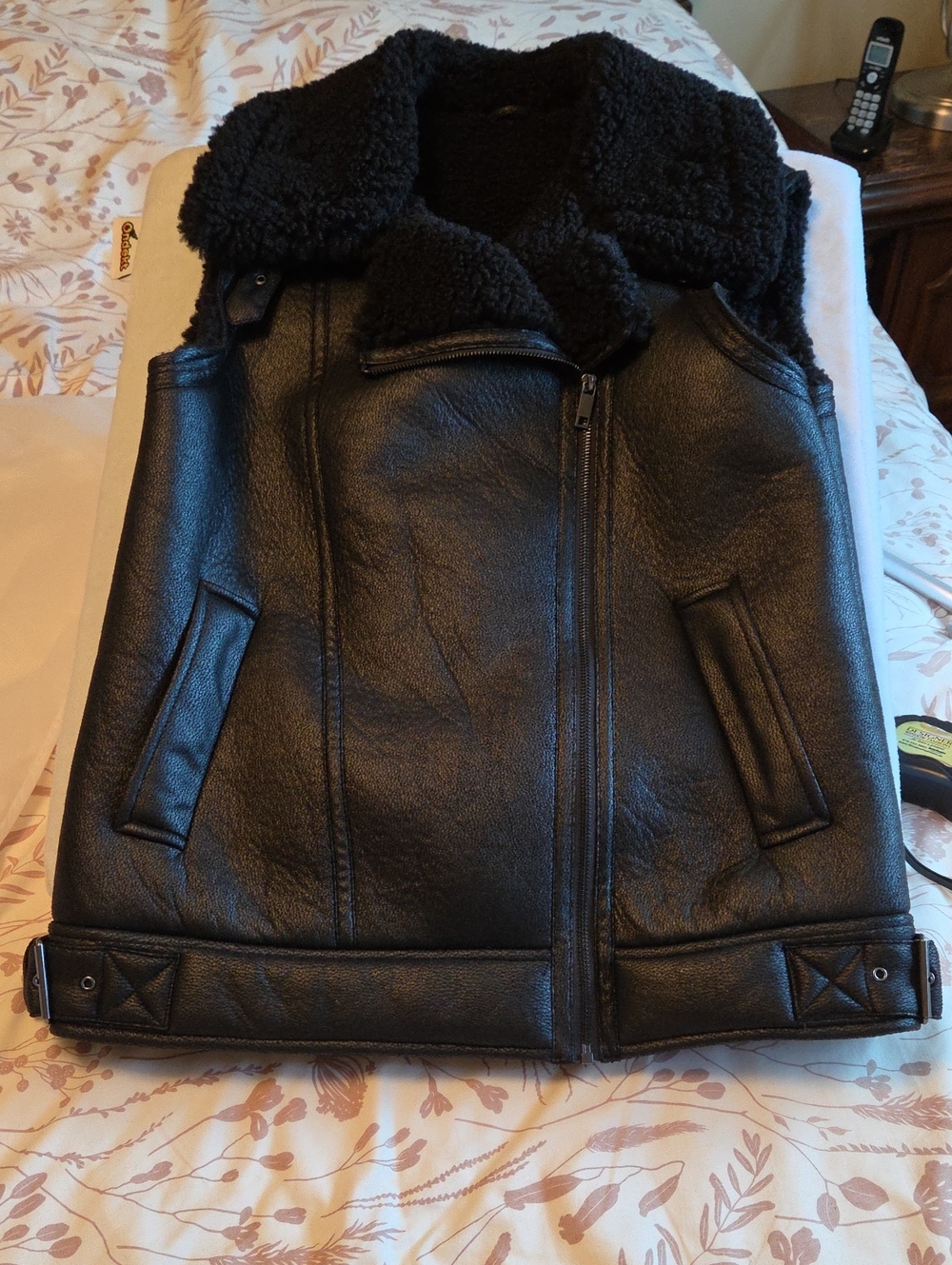 M&S FROM THE UK Black Sleevless Vest Jacket Great Piece For Fall To Winter